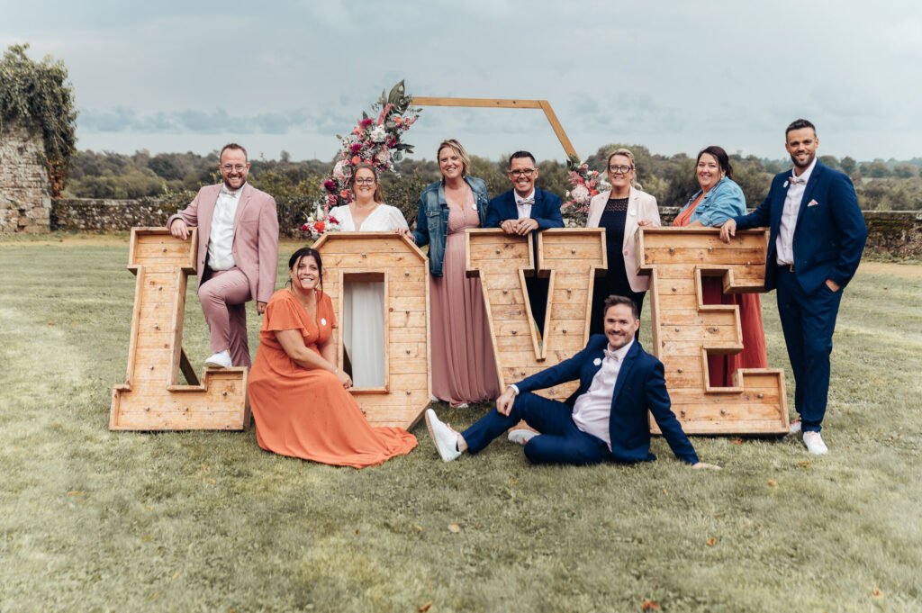 Photos de groupe lors d'un mariage en Maine-et-Loire